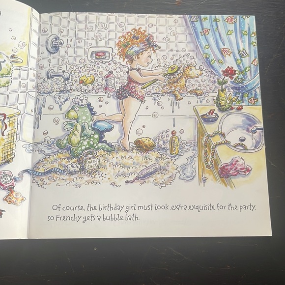 Fancy Nancy Puppy Party kids book - Picture 9 of 17